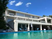 VILLA CONTEMPORAINE D’EXCEPTION – VUE PANORAMIQUE &... VILLA CONTEMPORAINE D’EXCEPTION – VUE PANORAMIQUE &...