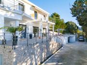 Villa contemporaine de 353 m2 avec piscine chauffée