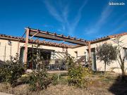 Villa contemporaine de plain pied avec piscine –...