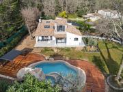 Villa contemporaine entièrement rénovée avec matériaux...