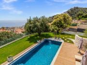 Villa contemporaine entièrement rénovée avec vue mer...