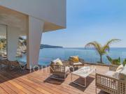 Villa contemporaine pied dans l'eau et vue...