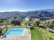 Villa contemporaine rénovée avec vue mer et montagnes...