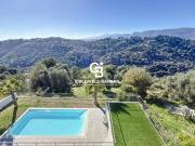 Villa contemporaine rénovée avec vue mer et montagnes