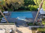 Villa contemporaine ? Super Cannes Située dans le...