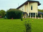 Villa contemporaine sur un hectare paysagé