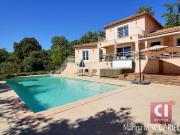 Villa contemporaine T5 avec dépendance et piscine...