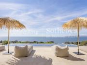 Villa contemporaine vue mer à Les Issambres – 435 m²...