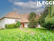 Villa d’architecte de 235 m² avec piscine et jardin près...
