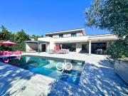 VILLA CONTEMPORAINE DE 325 M² DANS DOMAINE SÉCURISÉ À...