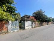 Villa da ristrutturare, Carrara marina di