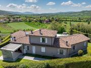 Villa da sogno con tutte le comodità e piscina 690m²...
