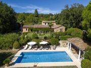 Villa dans une domaine fermé avec tennis, piscine et...