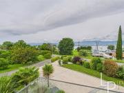 Villa d'architecte au bord du lac Leman
