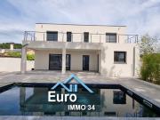 Villa d'architecte avec piscine, pool house sur un...