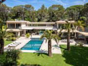 VILLA D'ARCHITECTE CONTEMPORAINE A SAINT RAPHAEL...