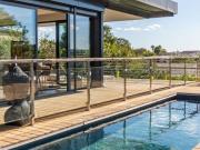 Villa d'architecte épurée avec vue exceptionnelle