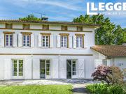 Villa de 175 m2 habitable cuisine aménagée. Un parc...