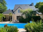 Villa de 180 m² sur une parcelle de 2400 m² avec piscine...