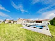 Villa de 2007 de type 4 avec psicine et jardin