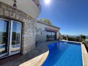 villa de 260 m2 avec une vue dégagée sur la mer avec une...