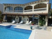 Villa de 2 plantas con piscina en Mas Fumats, Roses