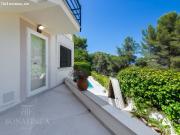 Villa de 3 dormitorios, terraza con jardín y piscina en...