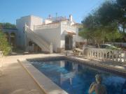 Villa de 3 dormitorios y 2 baños con piscina en CIudad...