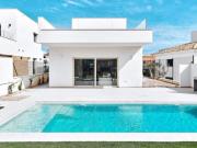 Villa De 3 dormitorios y 2 baños. Os ofrecemos una...