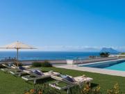 Villa de 3 habitaciones en venta en Manilva, Malaga