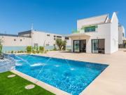 Villa de 3 habitaciones en venta en Orihuela Costa, Alicante