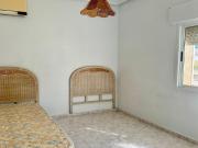 VILLA DE 4 DORMITORIOS CON PISCINA PRIVADA ZONA CIUDAD...