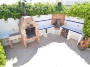 VILLA DE 4 DORMITORIOS CON PISCINA PRIVADA ZONA PARAJE...