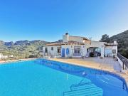 Villa de 4 dormitorios con vista panorámica al mar