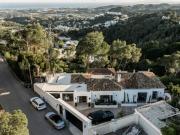 Villa de 4 habitaciones en venta en Benahavis, Malaga