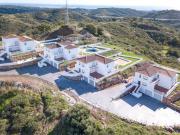 Villa de 4 habitaciones en venta en Estepona, Malaga