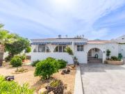 Villa de 4 habitaciones en venta en La Nucia, Alicante