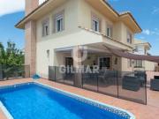 Villa de 4 habitaciones en venta en Madrid, Madrid