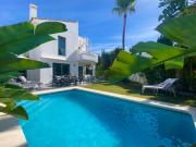 Villa de 4 habitaciones en venta en Marbella, Malaga