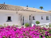 Villa de 5 habitaciones en venta en Elviria, Malaga