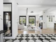 Villa de 5 habitaciones en venta en Estepona, Malaga