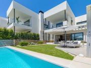 Villa de 5 habitaciones en venta en Marbella, Malaga