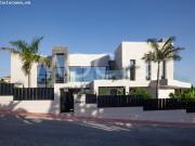 VILLA DE 7 DORMITORIOS A ESTRENAR JUNTO CAMPO DE GOLF