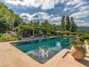 Villa de 7 pièces de luxe en location Châteauneuf...