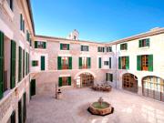 Villa de 80 habitaciones en venta en Valldemosa, Mallorca