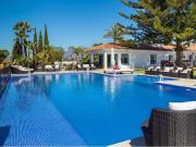Villa de 8 dormitorios en Elviria