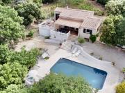 VILLA de 98 m2 sur plus de 1 hectare de terrain à...