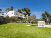 Villa de 9 habitaciones en venta en Calella De...