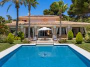 Villa de 9 habitaciones en venta en Estepona, Malaga