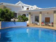 Villa de alquiler en Frigiliana con 3 dormitorios y piscina